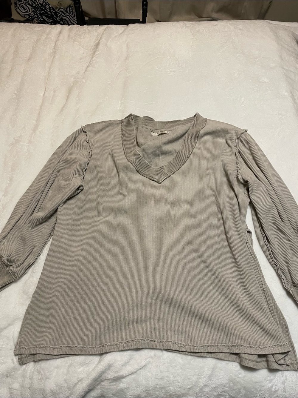 WE THE FREE LIGHTWEIGHT V-NECK OVERSIZED LONG SLEEVE